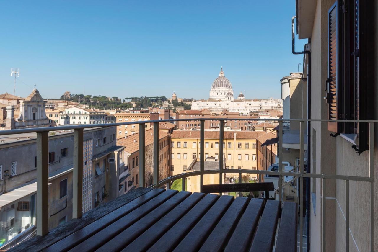 Bright Apt With Views Of San Pietro Rome Exterior photo